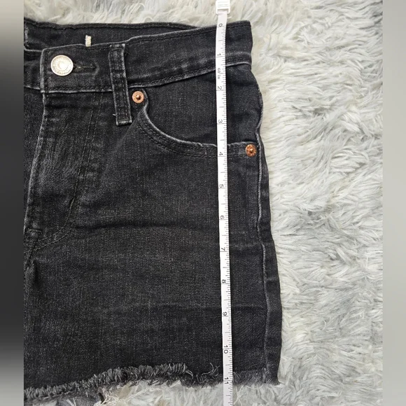 Levi's Dark Denim Women's Shorts - Picture 9 of 9